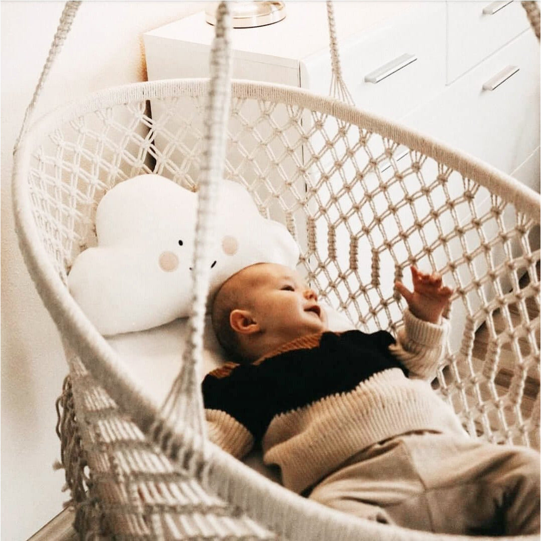 Suspended baby clearance crib